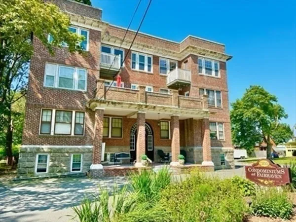 2 bed, 1 bath apartment for rent at 138 Main St Unit 13, Fairhaven — photo 3 of 42