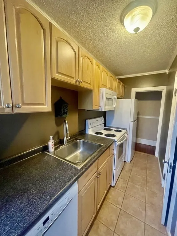 2 bed, 1 bath apartment for rent at 138 Main St Unit 13, Fairhaven — photo 25 of 42