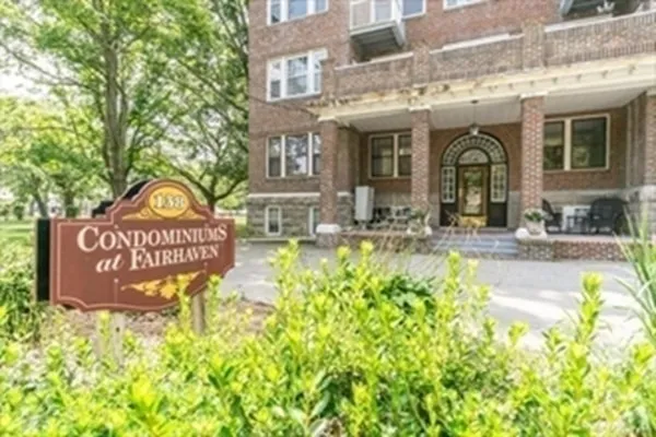 2 bed, 1 bath apartment for rent at 138 Main St Unit 13, Fairhaven — photo 2 of 42