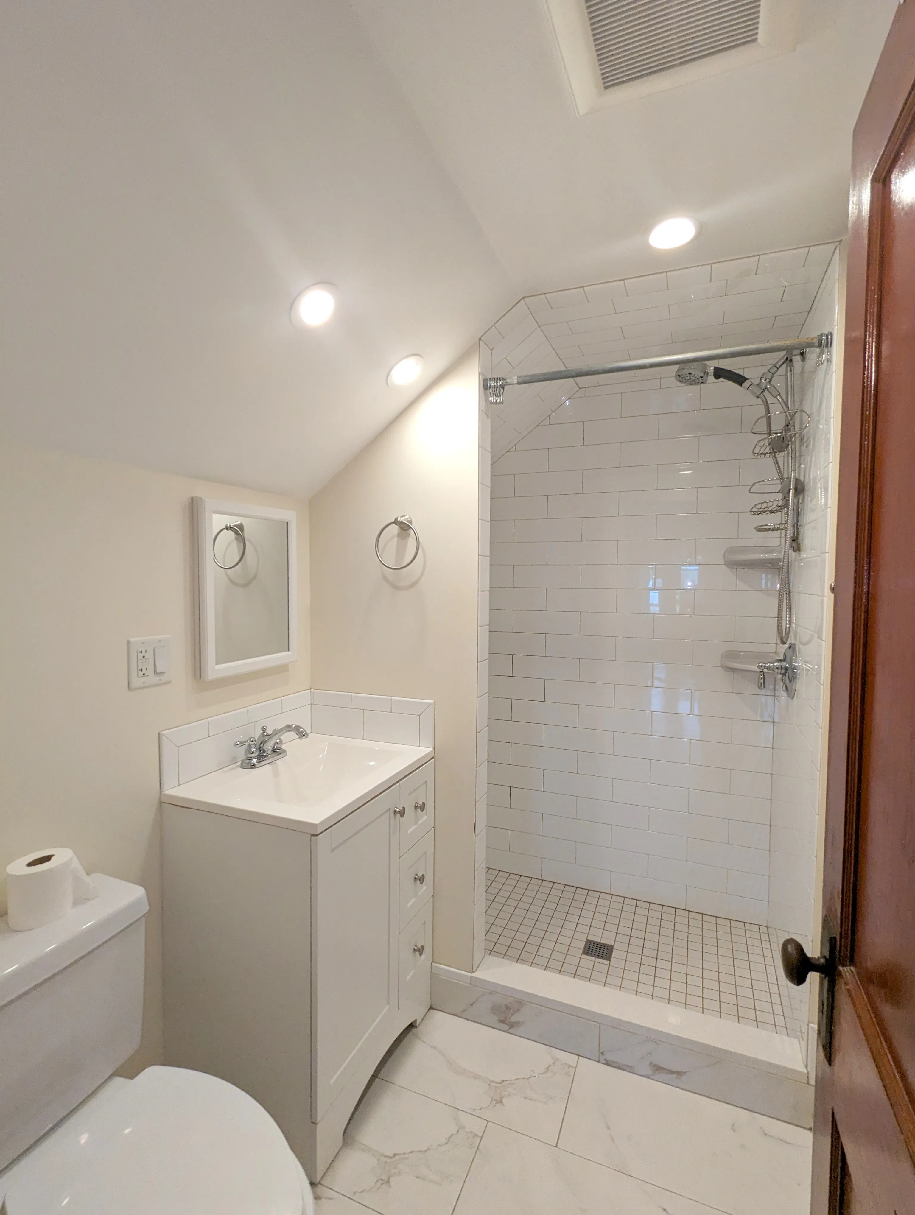3.5 bed, 2 bath apartment for rent at 138 North St Unit 2, Somerville — photo 17 of 24