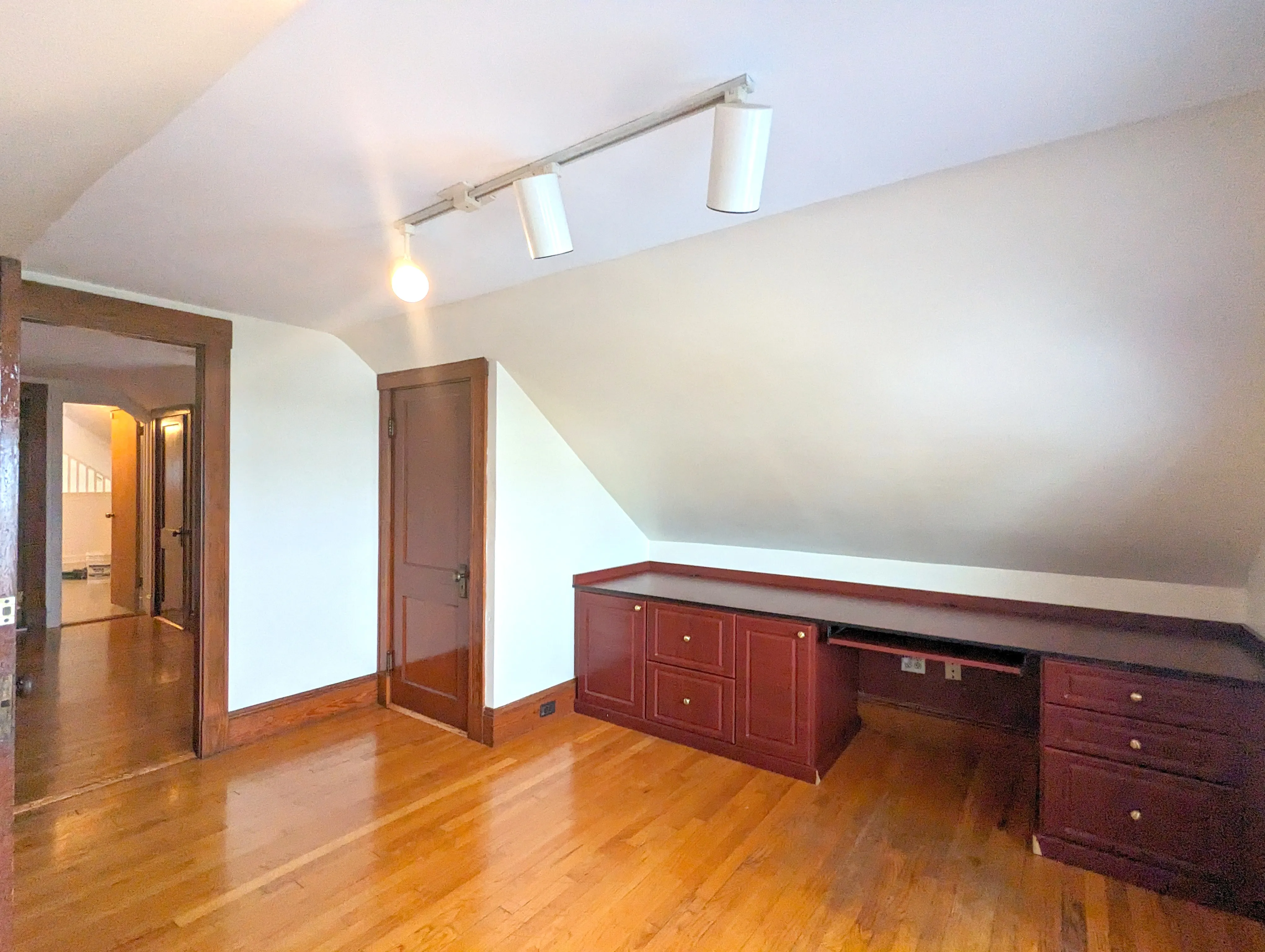 3.5 bed, 2 bath apartment for rent at 138 North St Unit 2, Somerville — photo 15 of 24