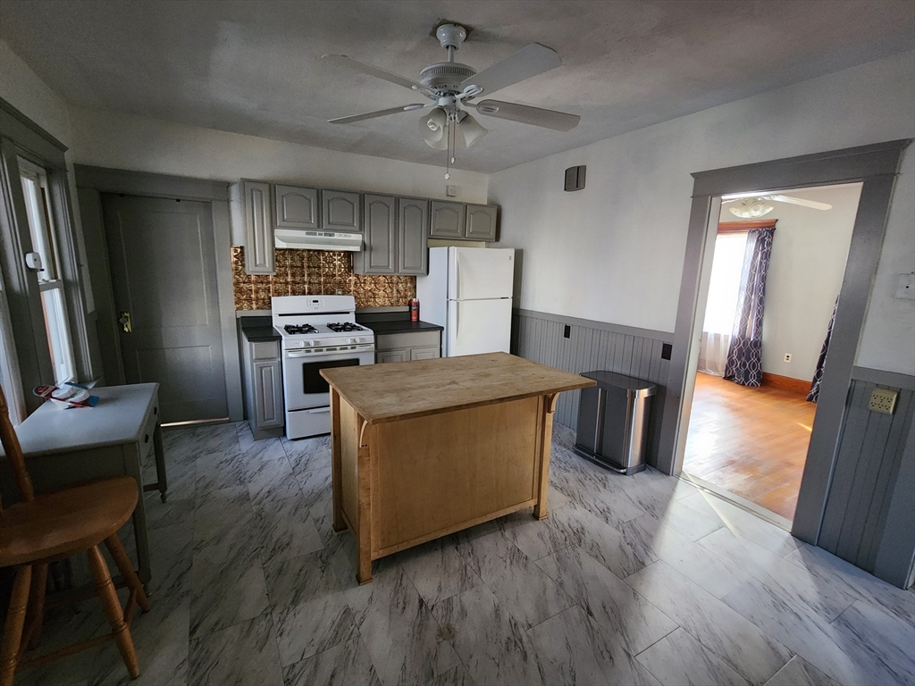 2 bed, 1 bath apartment for rent at 138 Pacific St Unit 1, Fitchburg — photo 2 of 7