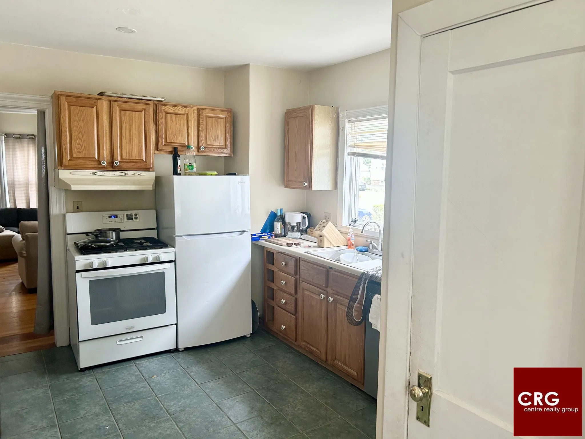 3 bed, 1 bath apartment for rent at 138 Parsons St Unit 1, Brighton — photo 4 of 11
