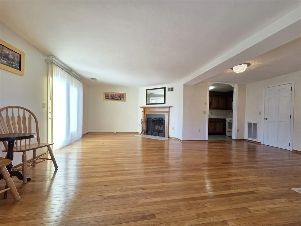 2 bed, 2 bath apartment for rent at 138 Quincy Shore Dr Unit 173, Quincy — photo 5 of 20