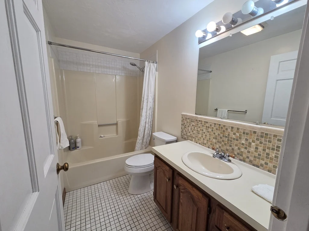 2 bed, 2 bath apartment for rent at 138 Quincy Shore Dr Unit 173, Quincy — photo 15 of 20