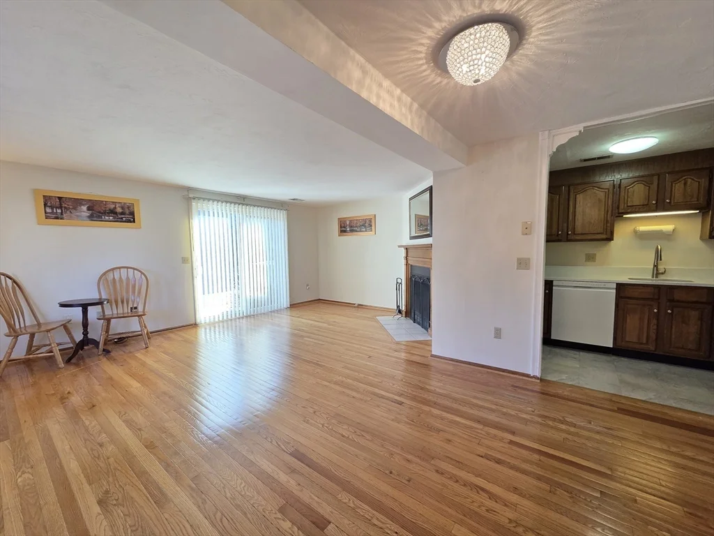 2 bed, 2 bath apartment for rent at 138 Quincy Shore Dr Unit 173, Quincy — photo 2 of 20