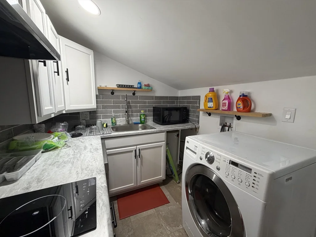 2 bed, 1 bath apartment for rent at 138 Randolph St Unit 1, South Weymouth — photo 3 of 11