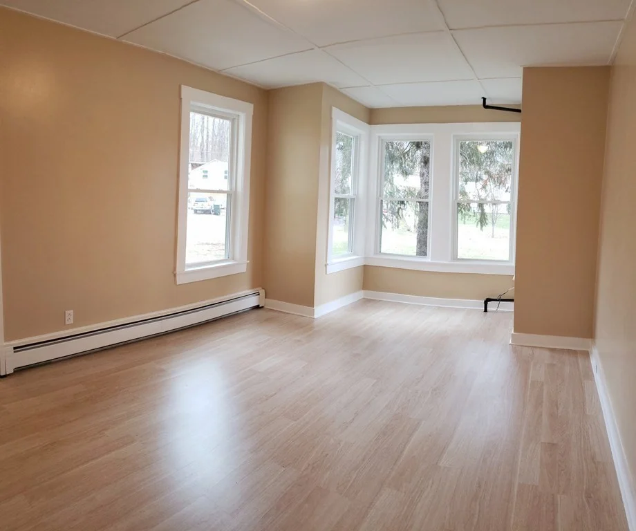 3 bed, 1 bath apartment for rent at 138 Summer Unit 1, North Brookfield — photo 3 of 9