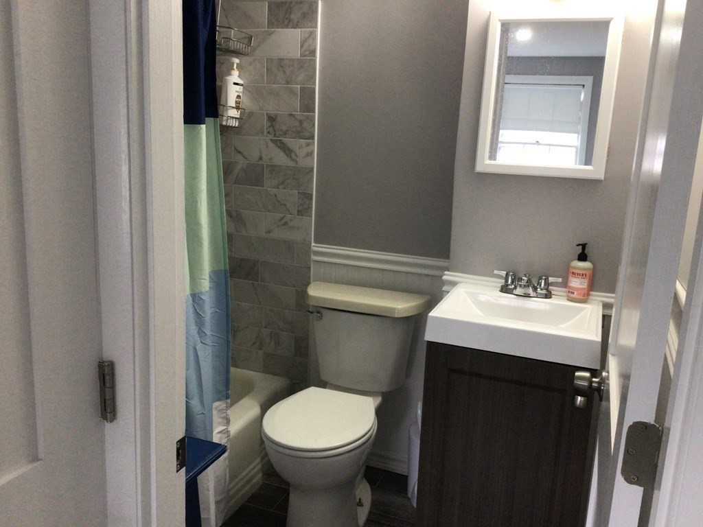1 bed, 1 bath apartment for rent at 138 Utica Unit 1, Quincy — photo 7 of 19