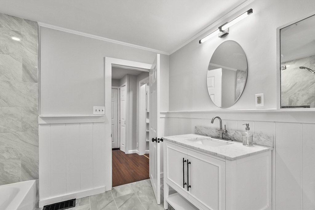 3 bed, 1 bath apartment for rent at 138 Walker Rd, Shirley — photo 13 of 41