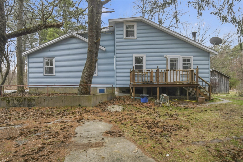 3 bed, 1 bath apartment for rent at 138 Walker Rd, Shirley — photo 36 of 41