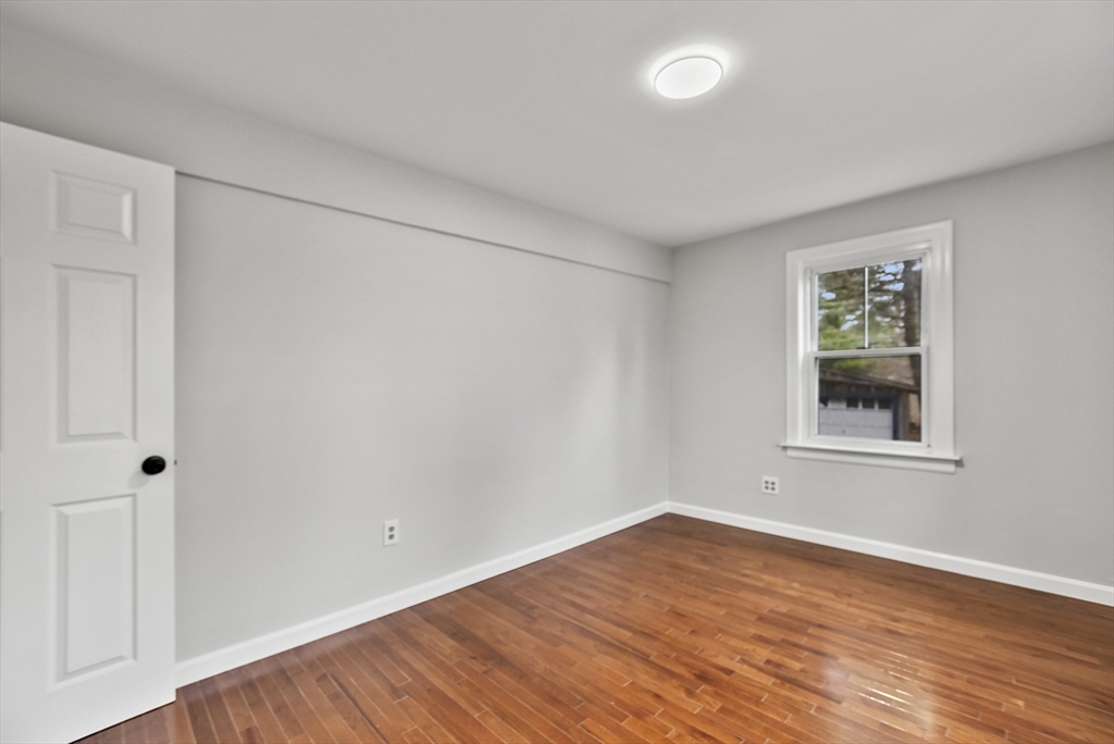 3 bed, 1 bath apartment for rent at 138 Walker Rd, Shirley — photo 18 of 41