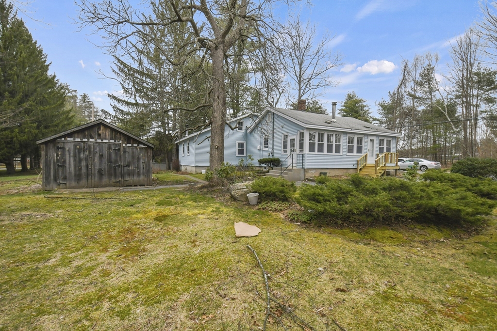 3 bed, 1 bath apartment for rent at 138 Walker Rd, Shirley — photo 38 of 41