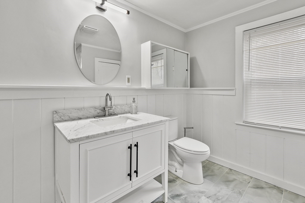3 bed, 1 bath apartment for rent at 138 Walker Rd, Shirley — photo 14 of 41
