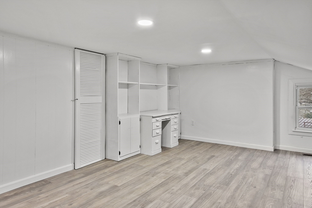 3 bed, 1 bath apartment for rent at 138 Walker Rd, Shirley — photo 31 of 41