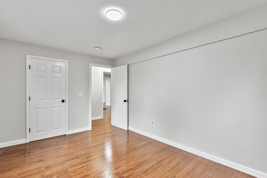 3 bed, 1 bath apartment for rent at 138 Walker Rd, Shirley — photo 19 of 41