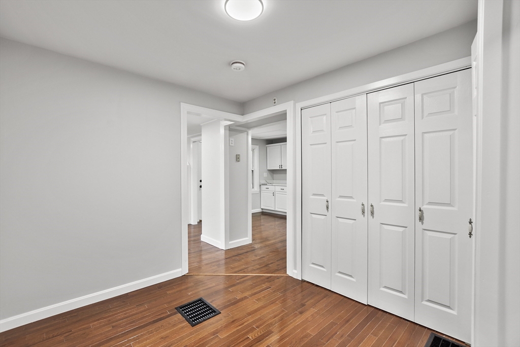 3 bed, 1 bath apartment for rent at 138 Walker Rd, Shirley — photo 11 of 41