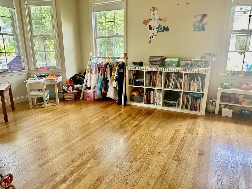 3 bed, 2 bath apartment for rent at 138 Webster St Unit 1, Newton — photo 7 of 9