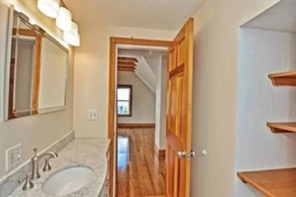 1 bed, 1 bath apartment for rent at 138 Winthrop St Unit 3, Tufts University — photo 11 of 15