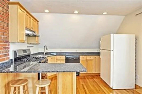 1 bed, 1 bath apartment for rent at 138 Winthrop St Unit 3, Tufts University — photo 7 of 15