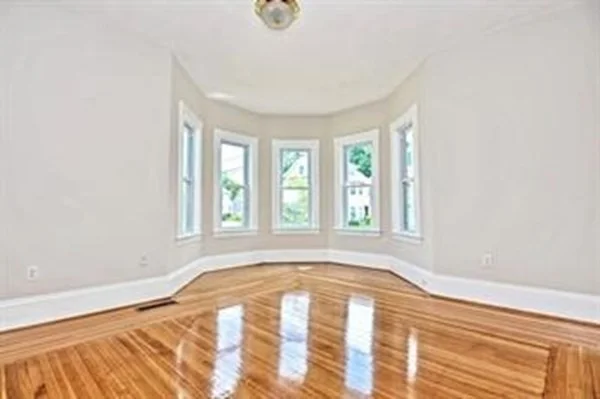 2 bed, 2 bath apartment for rent at 138 Winthrop Unit 1, Tufts University — photo 3 of 10