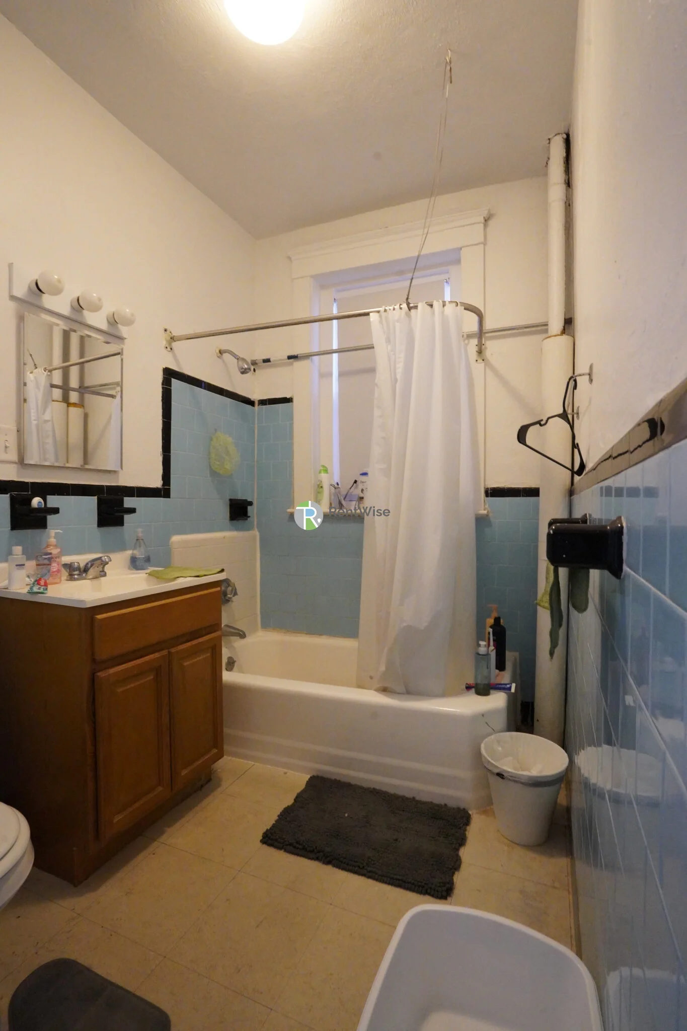 1 bed, 1 bath apartment for rent at 1381 Commonwealth Ave Unit 4, Allston — photo 11 of 12