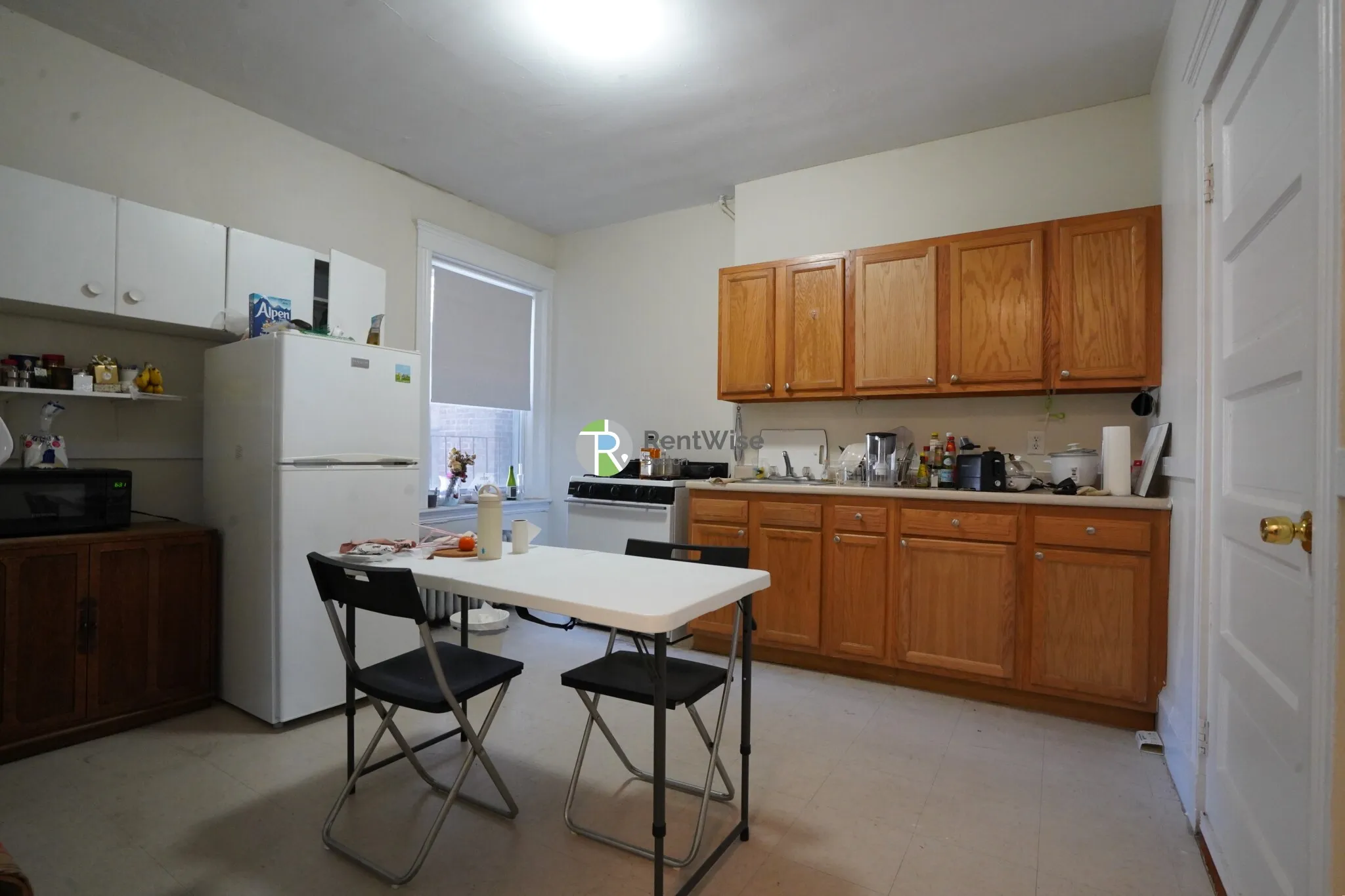 1 bed, 1 bath apartment for rent at 1381 Commonwealth Ave Unit 4, Allston — photo 6 of 12