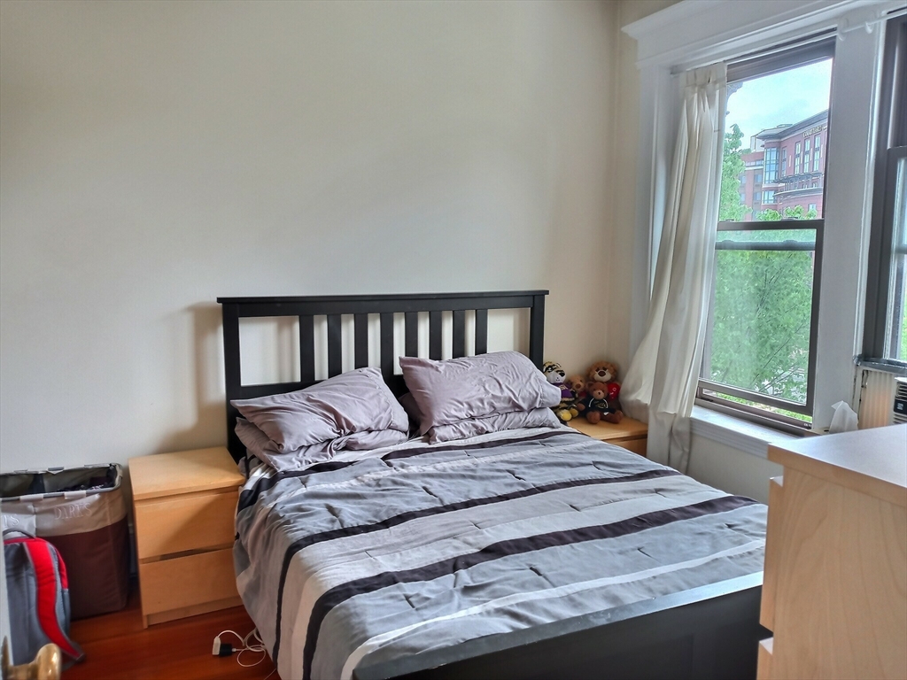 1 bed, 1 bath apartment for rent at 1382 Beacon Unit 11, Coolidge Corner — photo 7 of 12