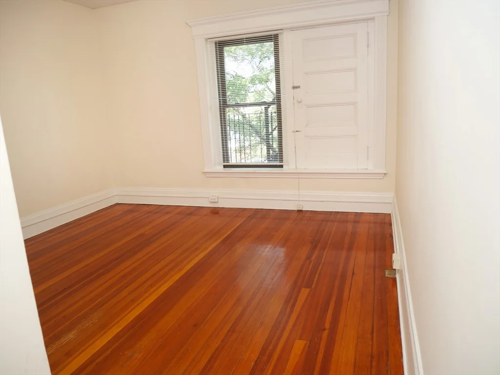 1 bed, 1 bath apartment for rent at 1382 Beacon Unit 12, Coolidge Corner — photo 4 of 5