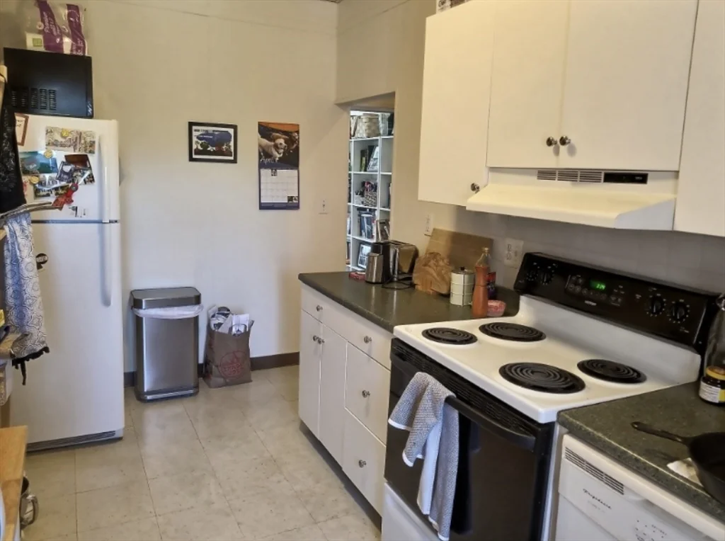 1 bed, 1 bath apartment for rent at 1382 Beacon Unit 13, Coolidge Corner — photo 3 of 7