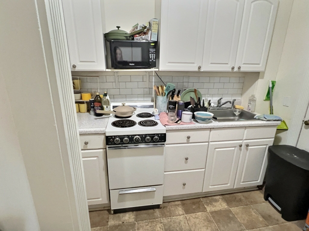 1 bed, 1 bath apartment for rent at 1382 Beacon Unit 7, Coolidge Corner — photo 2 of 10