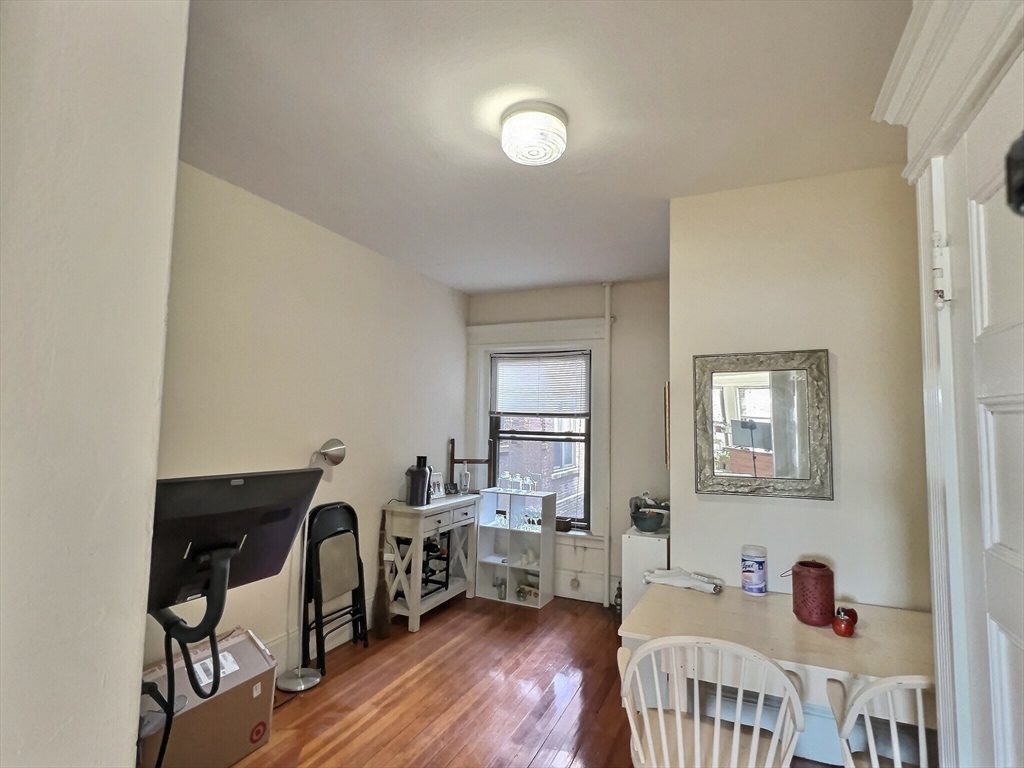 1 bed, 1 bath apartment for rent at 1382 Beacon Unit 7, Coolidge Corner — photo 4 of 10
