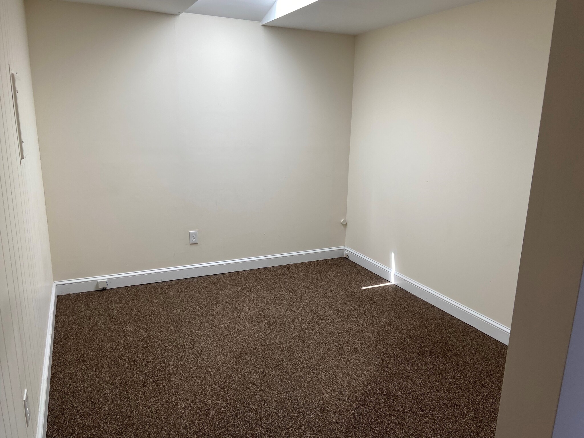 3 bed, 1 bath apartment for rent at 1383 Washington St Unit 3, West Newton — photo 2 of 14