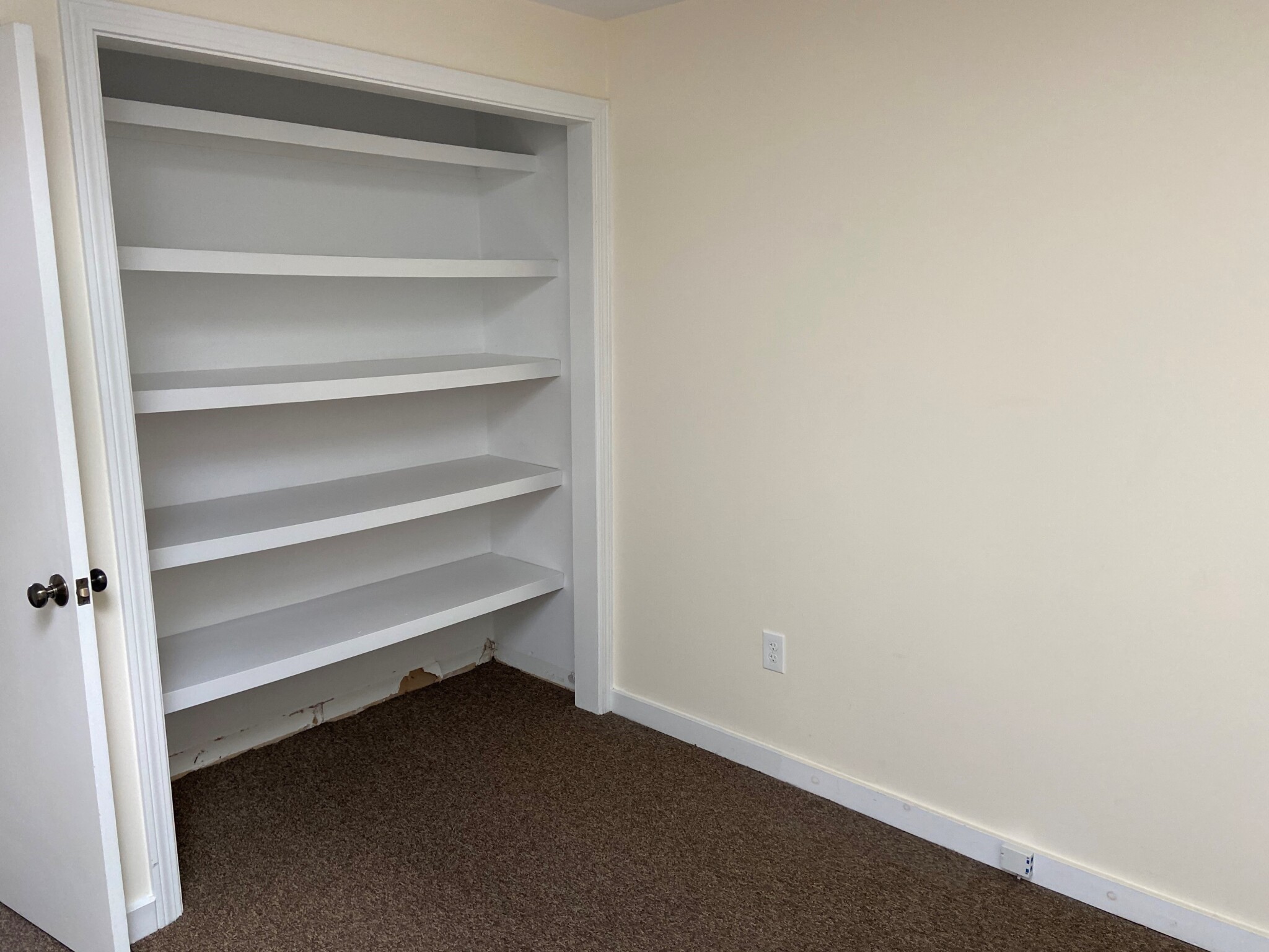 3 bed, 1 bath apartment for rent at 1383 Washington St Unit 3, West Newton — photo 5 of 14