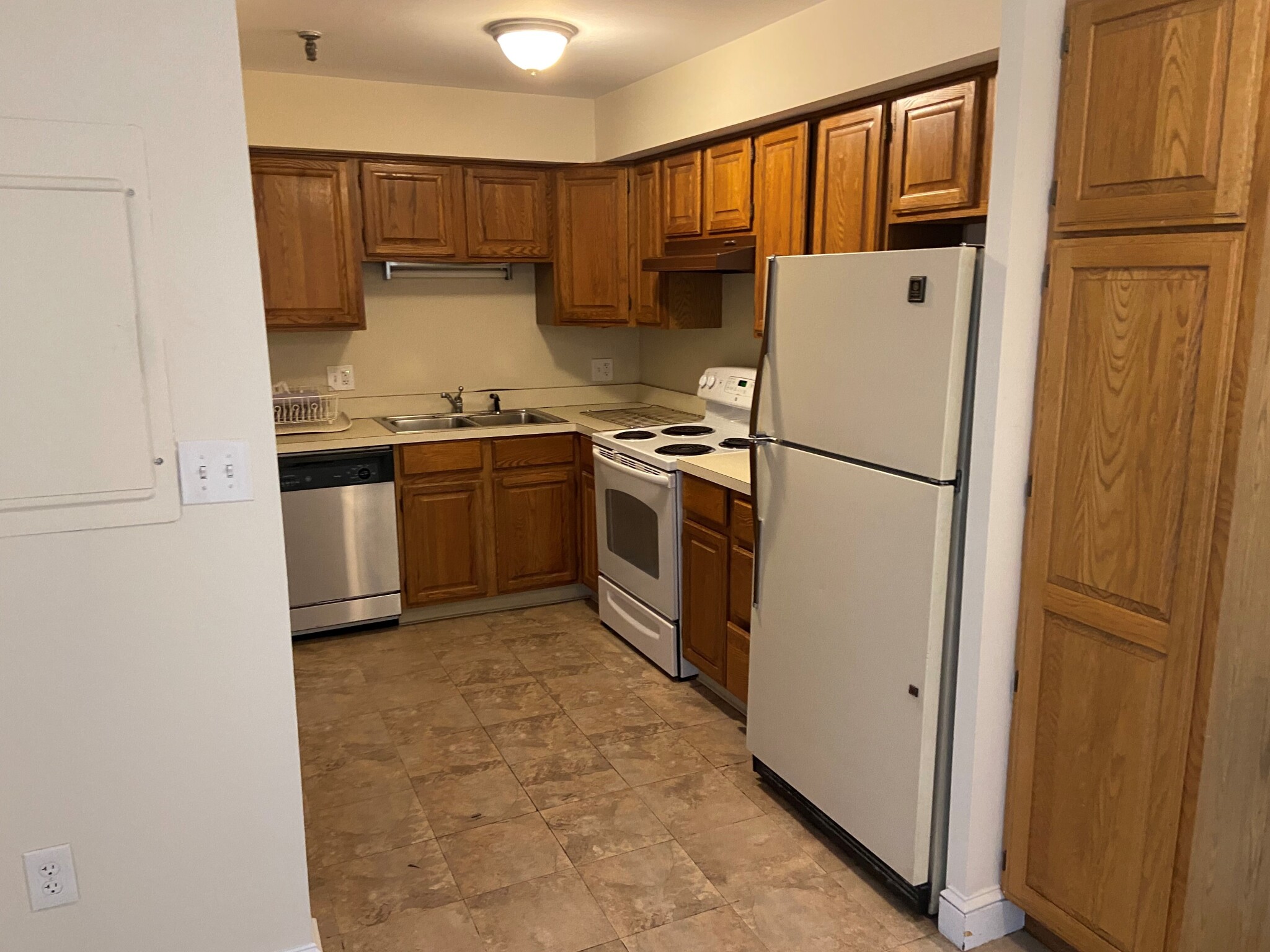 3 bed, 1 bath apartment for rent at 1383 Washington St Unit 3, West Newton — photo 12 of 14
