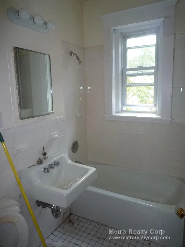 2 bed, 2 bath apartment for rent at 1384 Commonwealth Ave Unit 19, Allston — photo 11 of 13