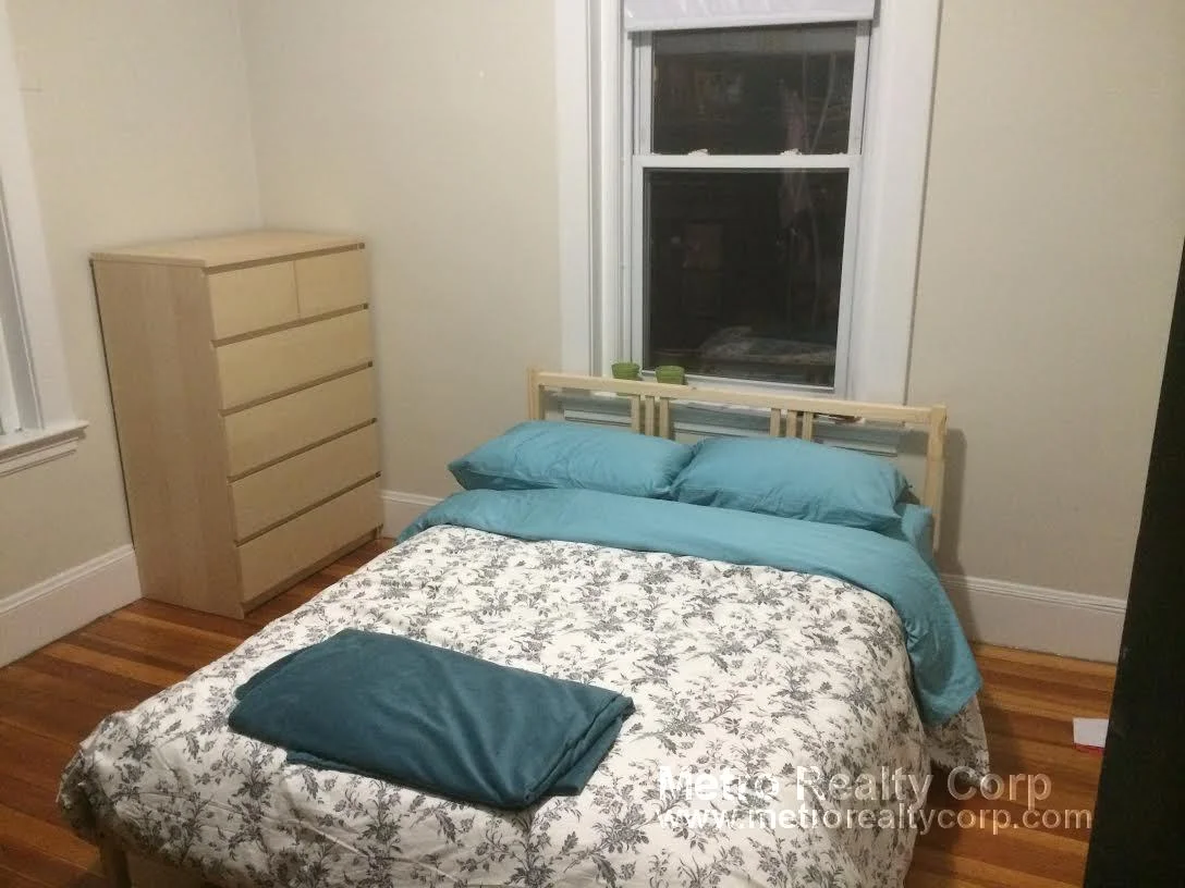 2 bed, 1 bath apartment for rent at 1384 Commonwealth Ave Unit 21, Allston — photo 16 of 18