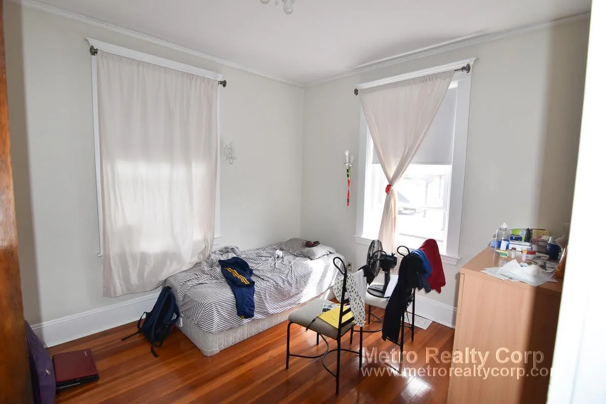 2 bed, 1 bath apartment for rent at 1384 Commonwealth Ave Unit 27, Allston — photo 5 of 8