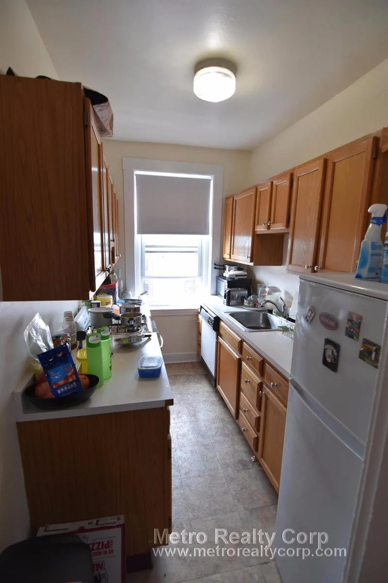 2 bed, 1 bath apartment for rent at 1384 Commonwealth Ave Unit 27, Allston — photo 3 of 8