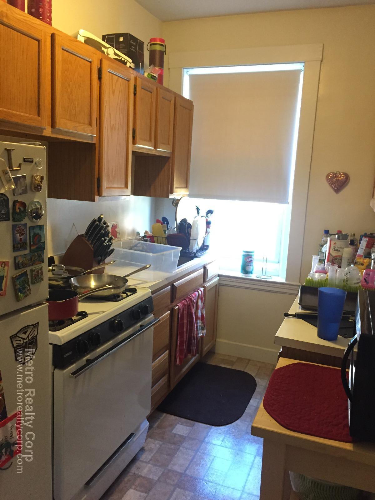 2 bed, 1 bath apartment for rent at 1384 Commonwealth Ave Unit 9, Allston — photo 3 of 9