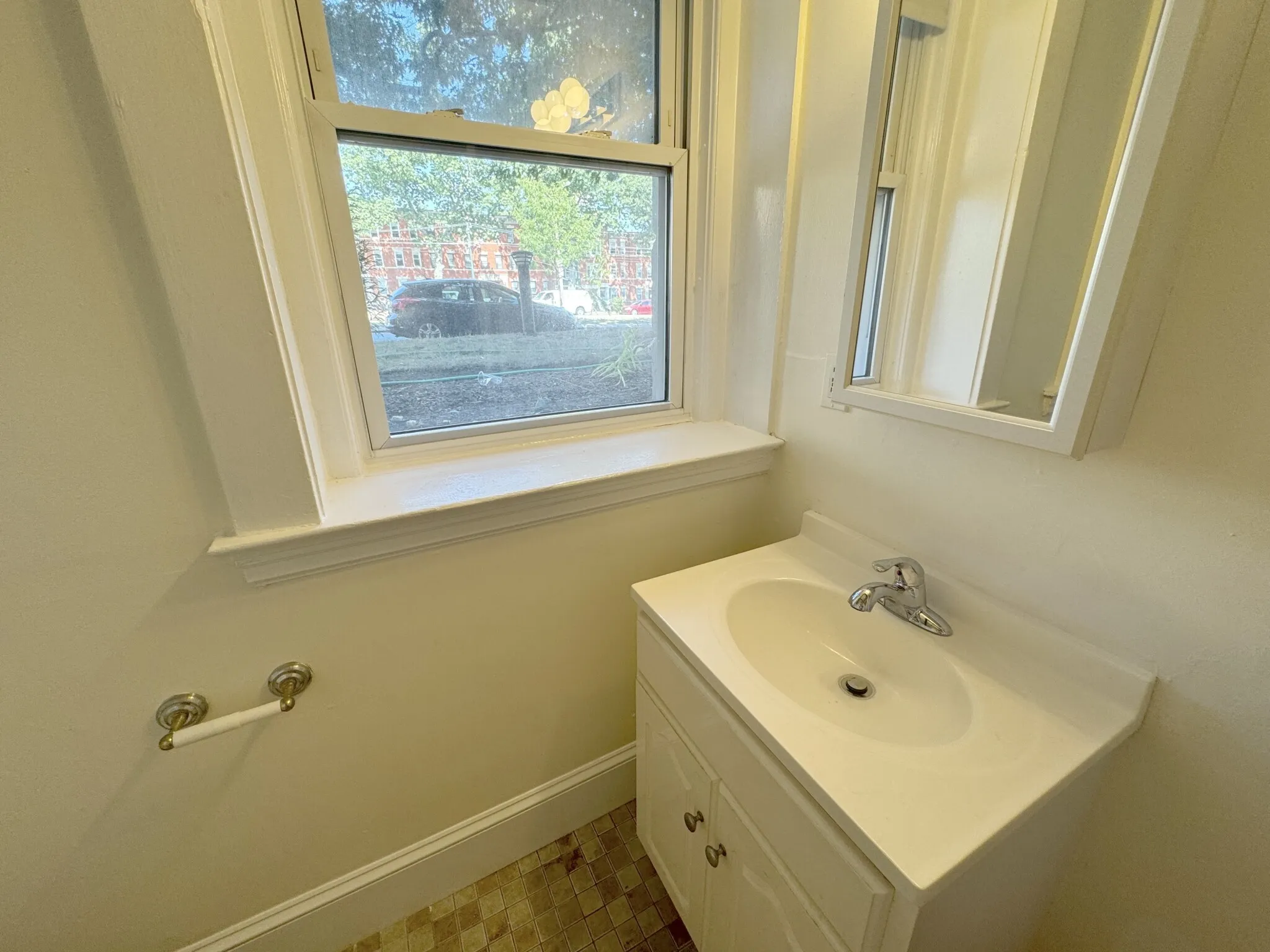 1 bed, 1 bath apartment for rent at 1384 Commonwealth Ave Unit AA, Allston — photo 7 of 13