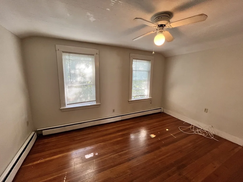 3 bed, 1 bath apartment for rent at 1384 Gorham St Unit 3, Lowell — photo 2 of 17