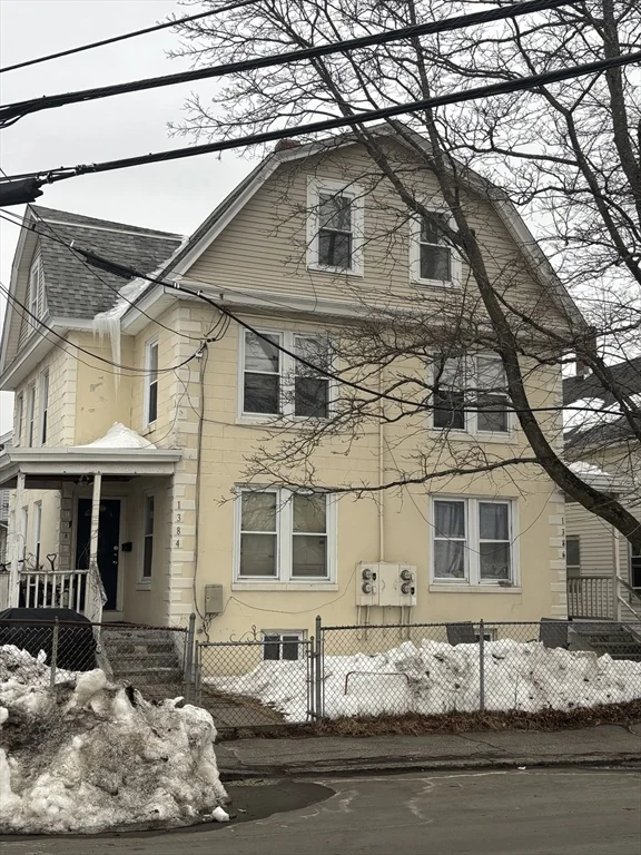 3 bed, 1 bath apartment for rent at 1384 Gorham St Unit 3, Lowell — photo 17 of 17