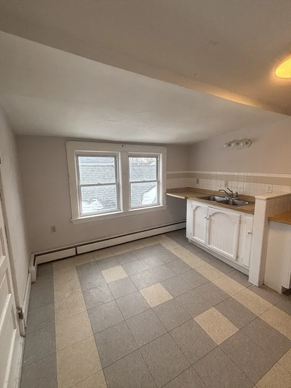 3 bed, 1 bath apartment for rent at 1384 Gorham St Unit 3, Lowell — photo 5 of 17