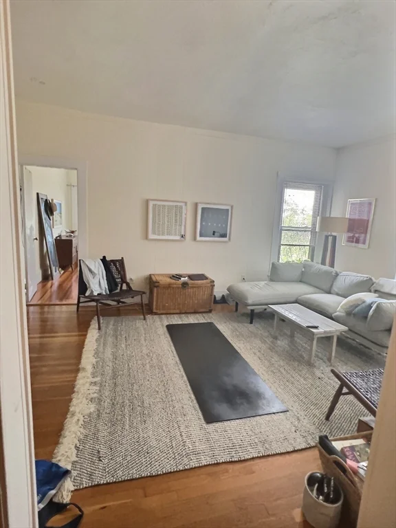 1 bed, 1 bath apartment for rent at 1386 Beacon Unit 14, Brookline — photo 1 of 7