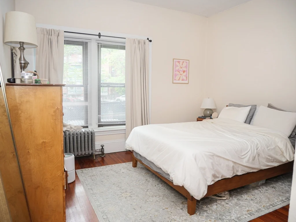 1 bed, 1 bath apartment for rent at 1386 Beacon Unit 2, Coolidge Corner — photo 6 of 7