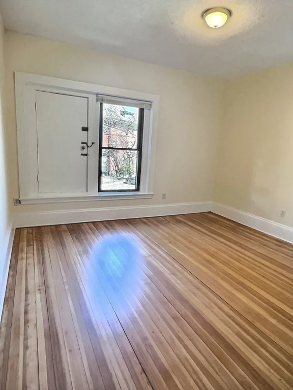 1 bed, 1 bath apartment for rent at 1386 Beacon Unit 6, Coolidge Corner — photo 6 of 9