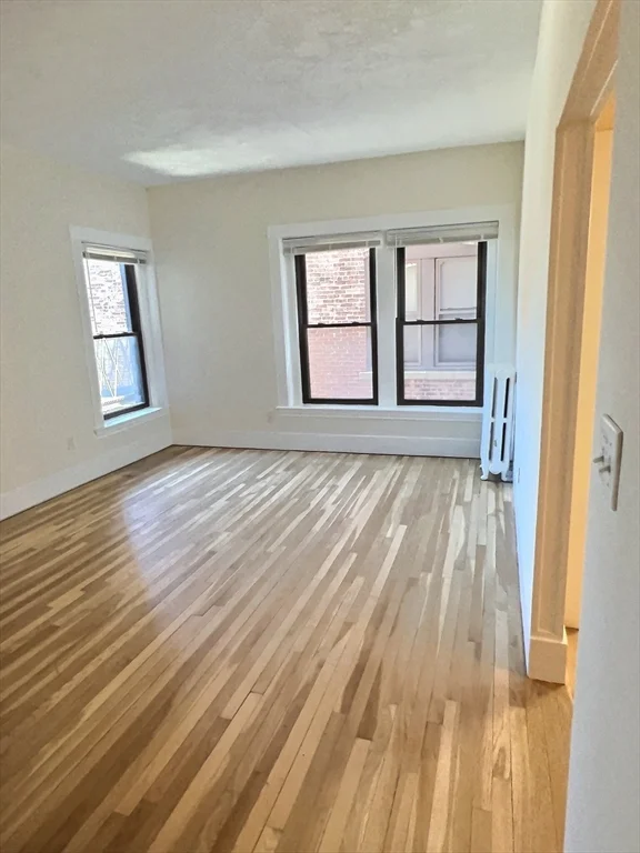 1 bed, 1 bath apartment for rent at 1386 Beacon Unit 6, Coolidge Corner — photo 5 of 9