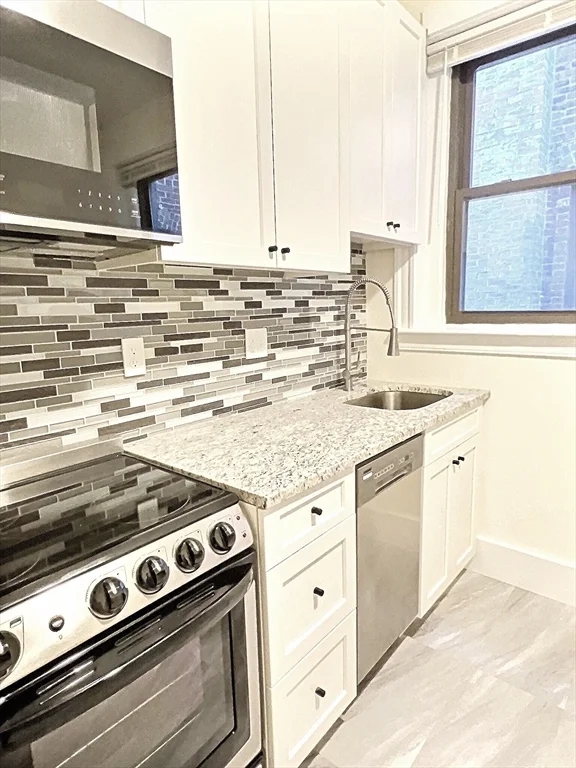 1 bed, 1 bath apartment for rent at 1386 Beacon Unit 6, Coolidge Corner — photo 2 of 9