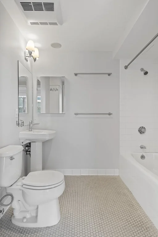 1 bed, 1 bath apartment for rent at 1387 Washington St Unit 206, South End — photo 8 of 10